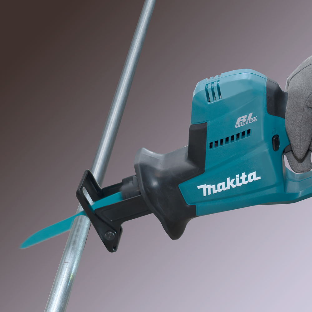 Puukkosaha Makita DJR189Z 18V, hiiliharjaton, iskun pituus 22mm, 2,6kg. Runkoversio