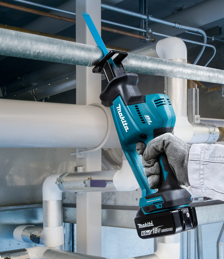 Puukkosaha Makita DJR189Z 18V, hiiliharjaton, iskun pituus 22mm, 2,6kg. Runkoversio