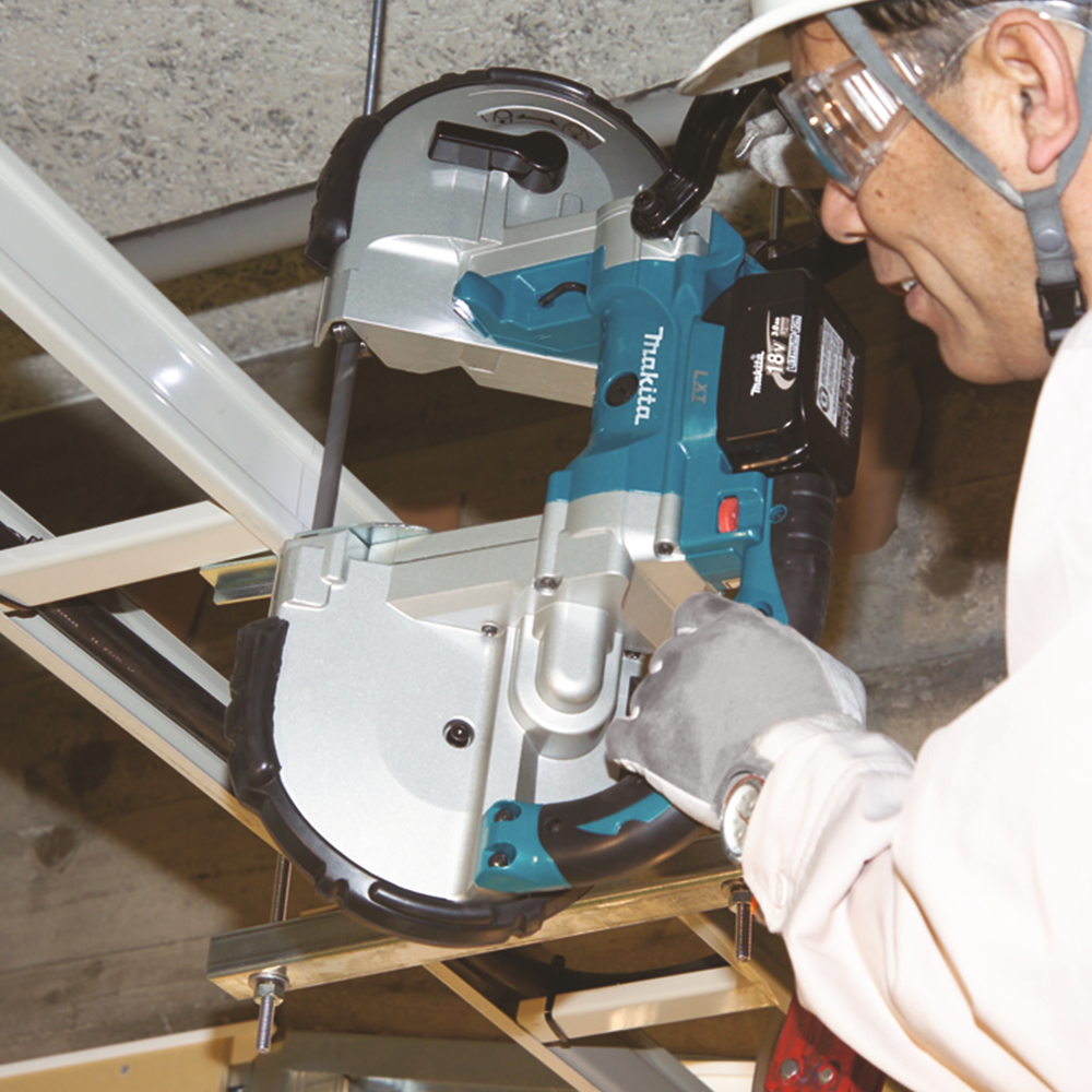 Vannesaha Makita DPB180Z 18V, kapasiteetti 120x120mm, 6,5kg. Runkoversio