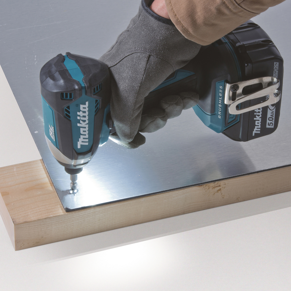 Iskevä ruuvinväännin Makita DTD153RTJ 18V, hiiliharjaton, 2x5,0Ah, 170Nm