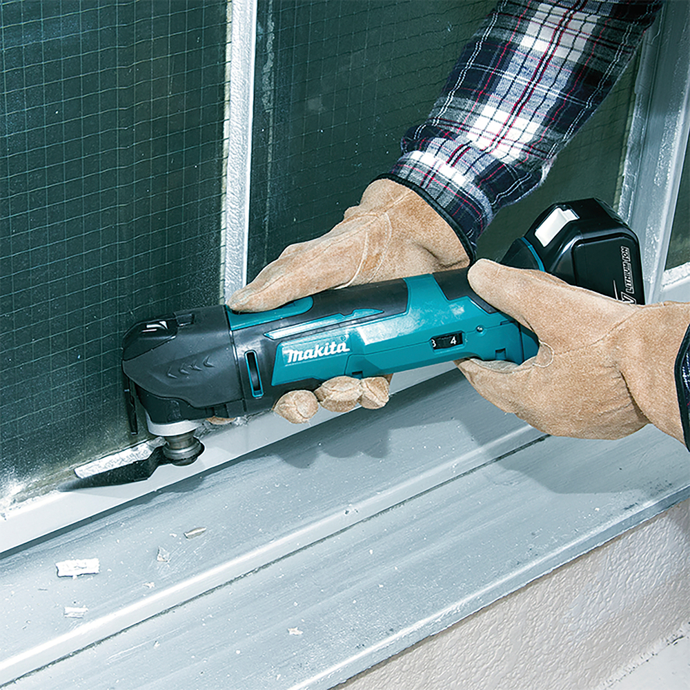 Monitoimikone Makita DTM51Z 18V, 6000-21000 liikettä/min, liike 3,2°. Runkoversio