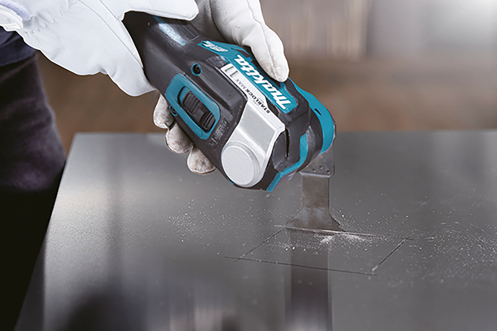 Monitoimikone Makita DTM52Z 18V hiiliharjaton, Starlock Max, 10000-20000 liikettä/min, liike 3,6°. Runkoversio
