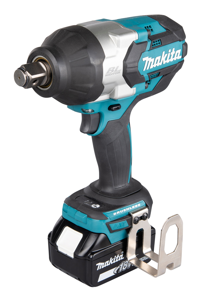 Mutterinväännin Makita DTW1001RTJ 18V, 2x5,0Ah, 3/4" kitkarenkaalla, 1050Nm, hiiliharjaton