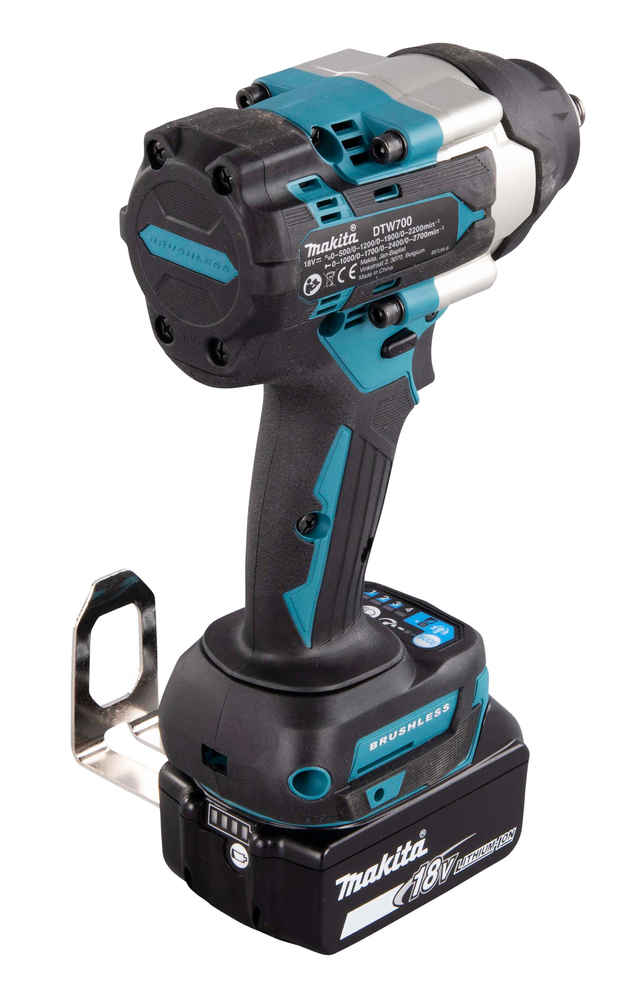 Mutterinväännin Makita DTW700RTJ 18V, 2x5,0Ah, 1/2" kitkarenkaalla, 700Nm, hiiliharjaton