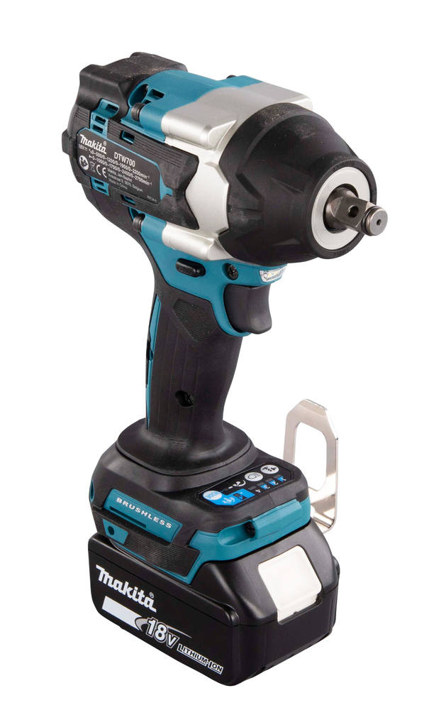Mutterinväännin Makita DTW700RTJ 18V, 2x5,0Ah, 1/2" kitkarenkaalla, 700Nm, hiiliharjaton