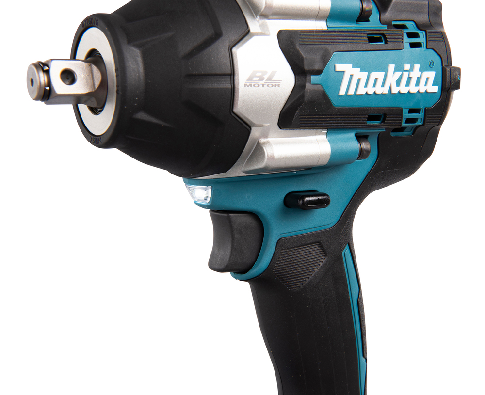 Mutterinväännin Makita DTW700RTJ 18V, 2x5,0Ah, 1/2" kitkarenkaalla, 700Nm, hiiliharjaton