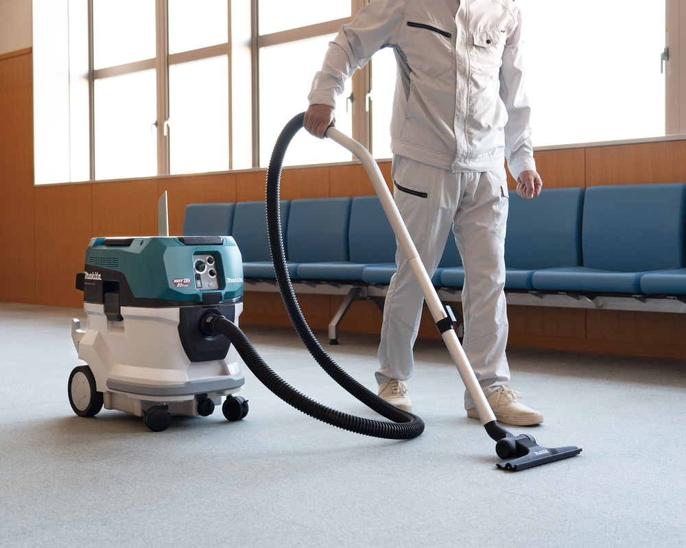 Imuri Makita VC006GMZ01 80V 2x XGT, AWS valmius, 3700 l/min, 170 mbar, 38 l säiliö, M-luokka. Runkoversio